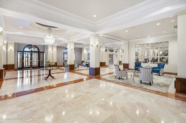 Building Photo - 700 Ocean Ave N