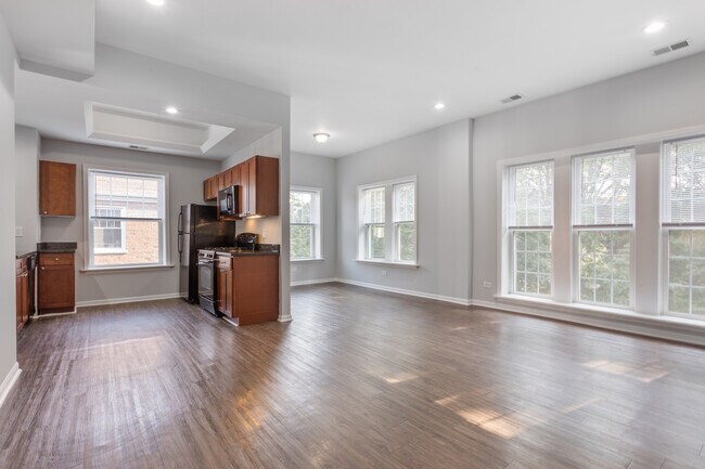 Building Photo - 7722 N Ashland Ave