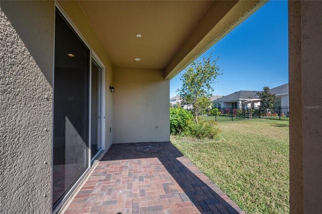 Building Photo - 7212 Paradiso Dr