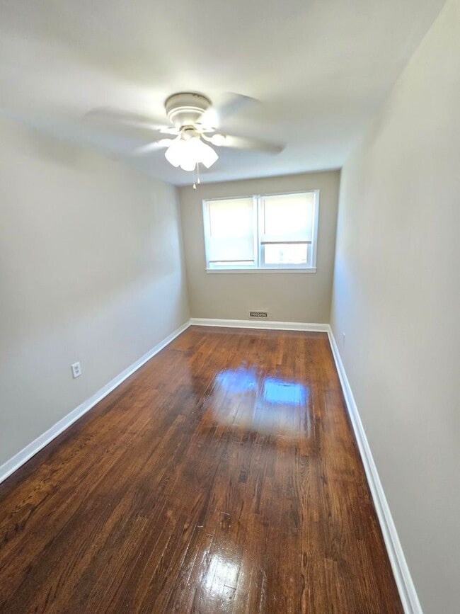 Building Photo - Beautiful 3 Bedroom 1 Bathroom East Baltim...