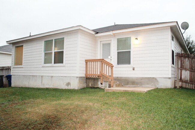 Building Photo - 9411 Massaro St