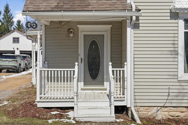 Building Photo - 626 E High St