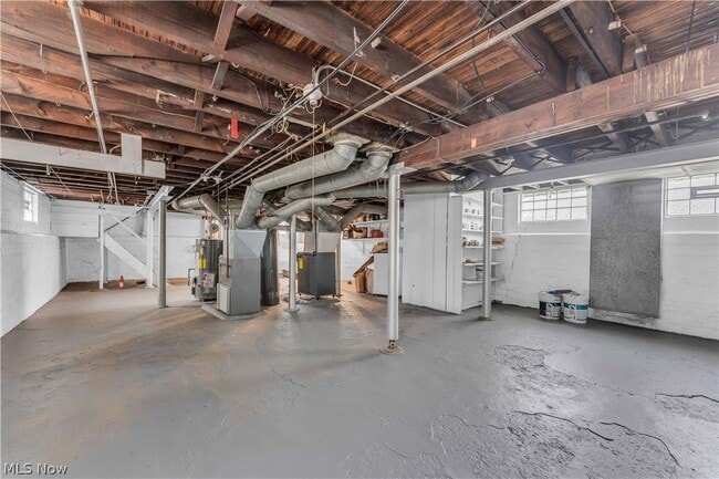 Building Photo - 1042 Mozina Dr