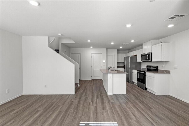 Building Photo - Contemporary 2025  3BD Home Featuring Open-Concept Living & Large Loft