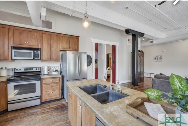 Building Photo - 2 BED | 2 BATH | DOWNTOWN CONDO