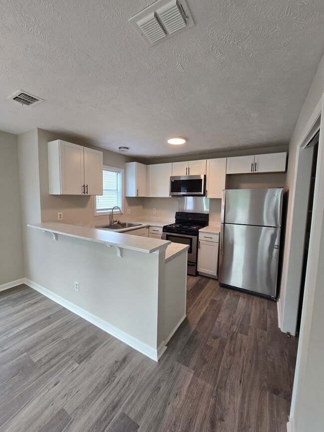 Building Photo - 1021 Wood Creek Dr