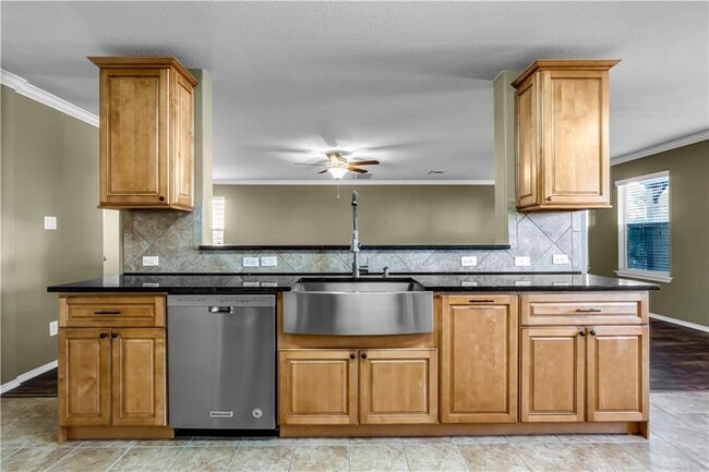 Building Photo - 145 Housefinch Loop