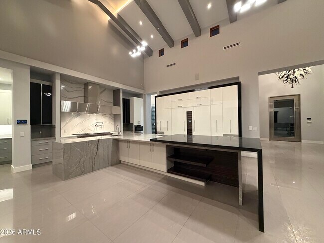 Building Photo - 9979 E Toms Thumb