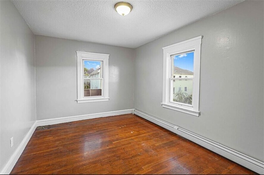 Building Photo - 126 Sumner Ave