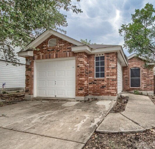 Front - 6931 Grapevine Lk