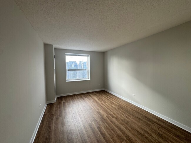 Building Photo - 545 N Dearborn St