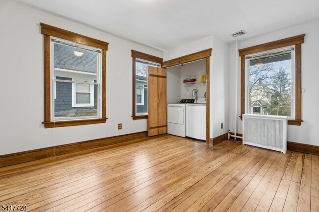 Building Photo - 439 St Marks Ave