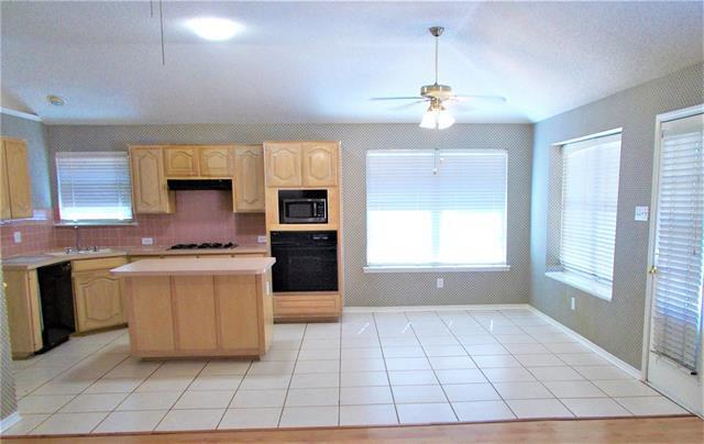 Building Photo - 914 Heritage Pkwy S