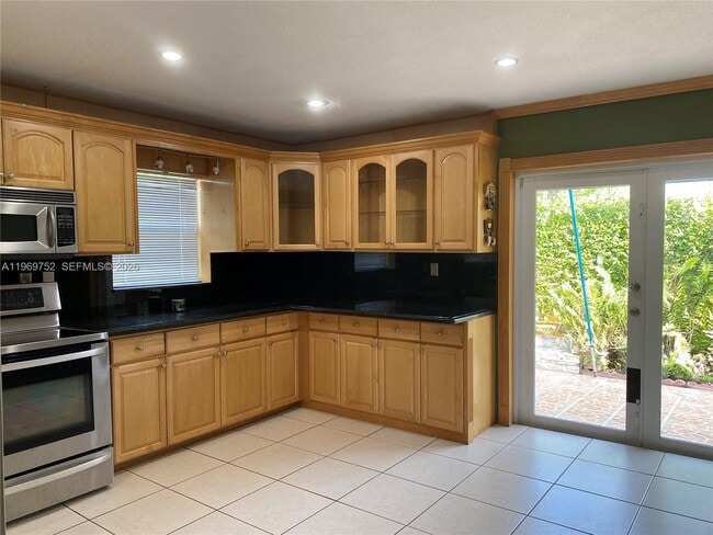 Building Photo - 720 NW 123rd Ave