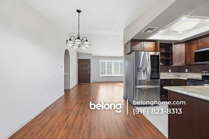 Building Photo - 7137 Reyn Oaks Way