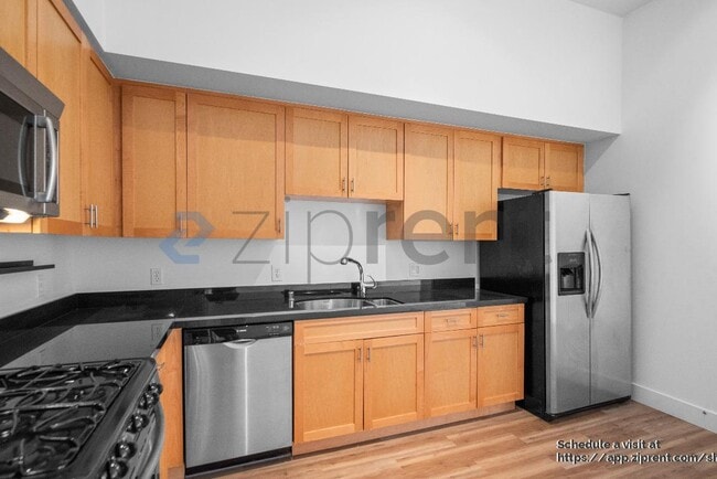 Building Photo - 1755 Broadway