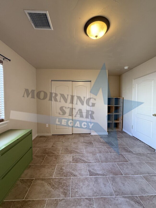Building Photo - 3 Bedroom Energy-Efficient Home with Expansive Yard & Workshop!