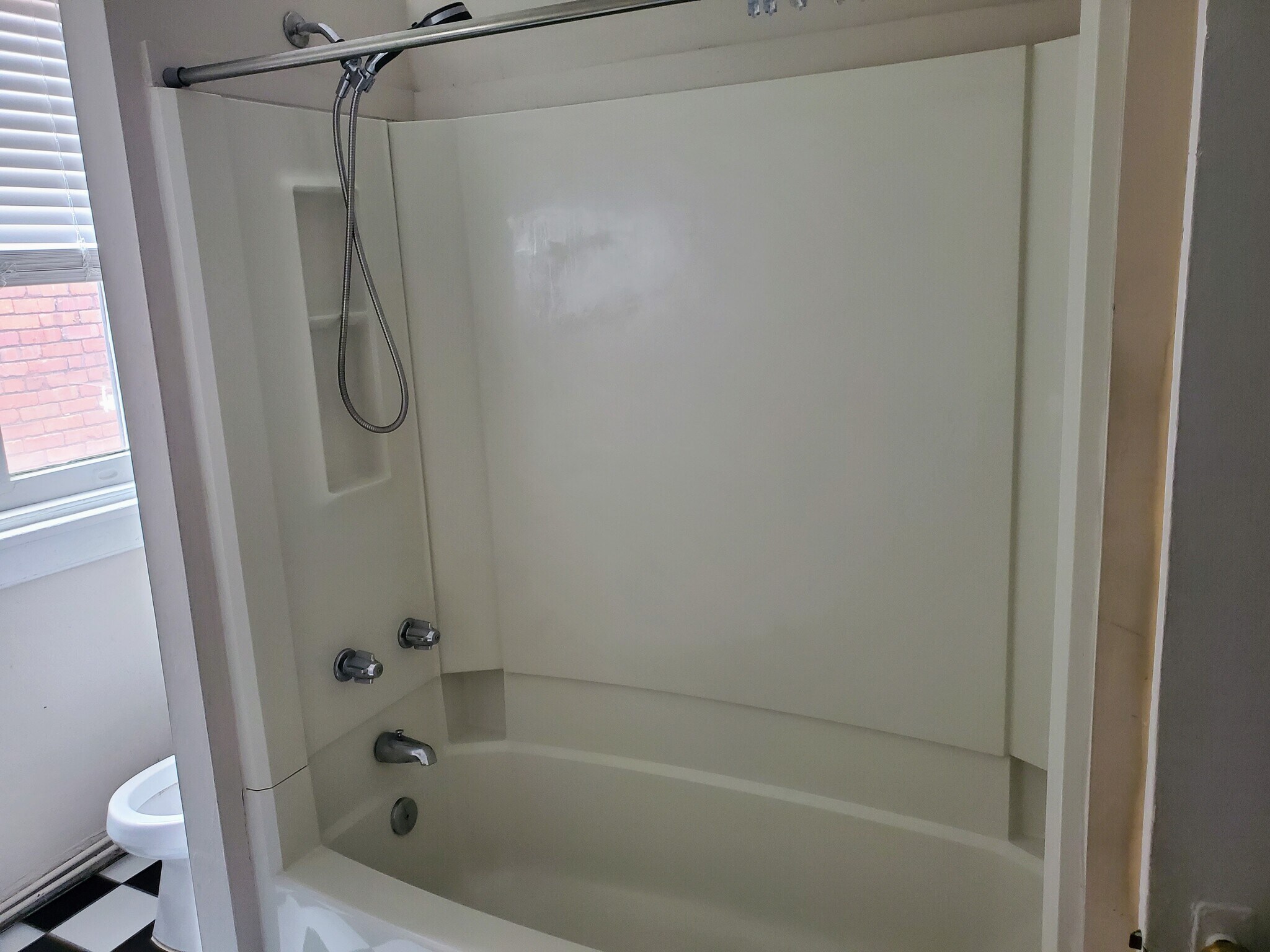 Building Photo - 2111 Hanover Ave