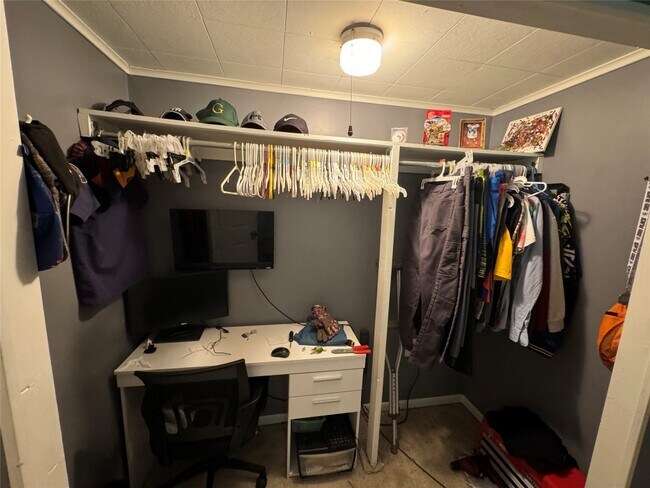 Building Photo - 9 Second St