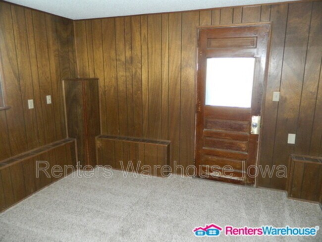 Building Photo - 1008 S Jefferson Way