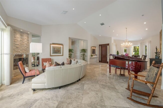 Building Photo - 755 Tiziano Ave