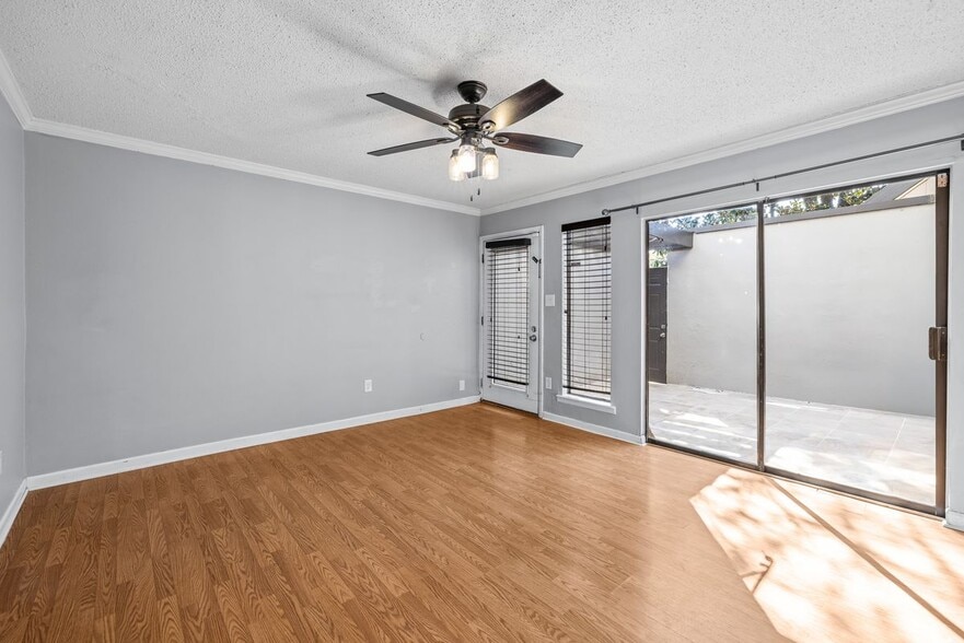 Building Photo - 3350 Altamont Rd S