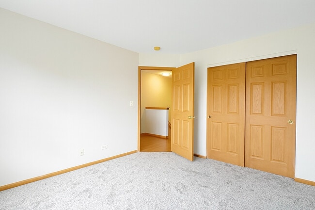 Building Photo - 2476 Oneida Ln