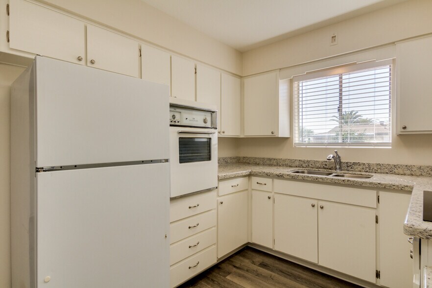 Building Photo - 5333 E Adobe Rd