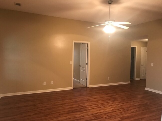 Building Photo - 125 Gage Dr