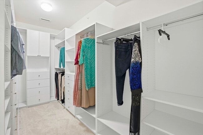 Building Photo - 4 Winslow Ln