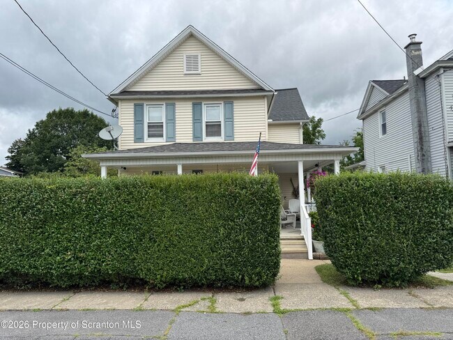 Building Photo - 627 Sherwood Ave