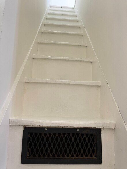 Narrow steps lead to loft - 101 Center St