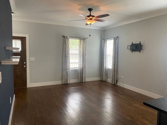 Building Photo - Beautiful 3 Bed 2 Bath in Madison - Newer Construction