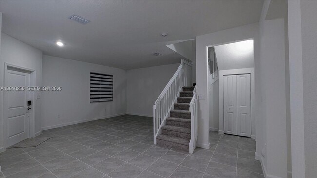 Building Photo - 2628 SE 28th Dr