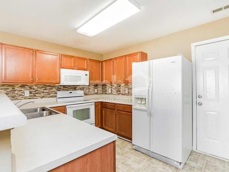 Building Photo - 5436 Kissimmee Ln