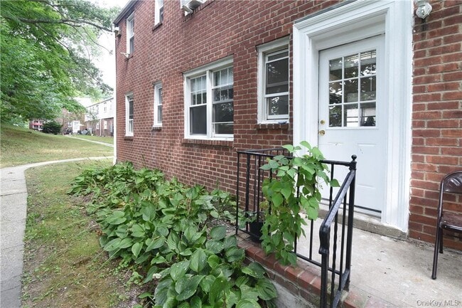 Building Photo - 101 Carpenter Ave