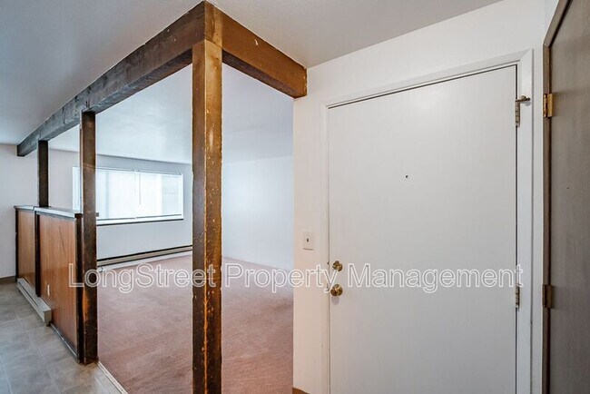 Building Photo - 1950 NW Hayes Ave