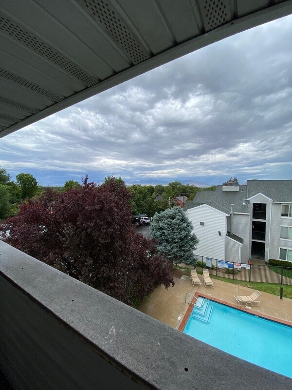 Building Photo - 537 S 900 E