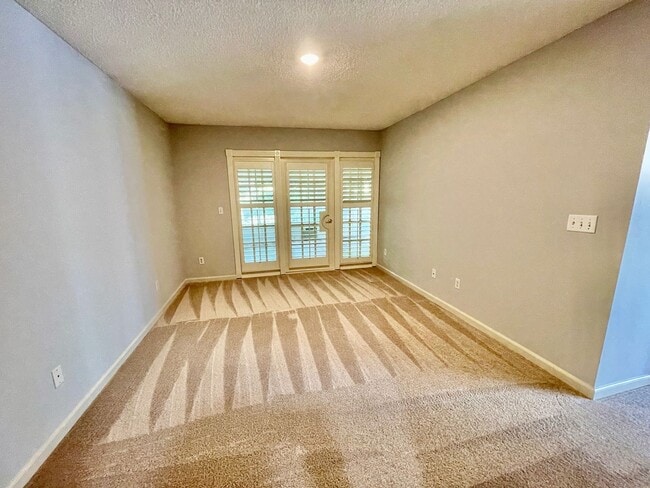 Building Photo - 95116 Village Dr
