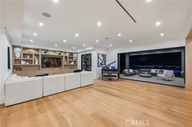 Building Photo - 16657 Oldham St