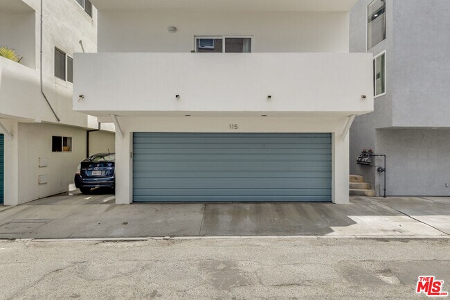 Building Photo - 115 Galleon St