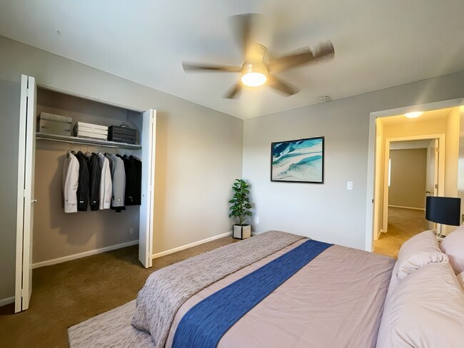 Building Photo - 6855 Delmonico Dr