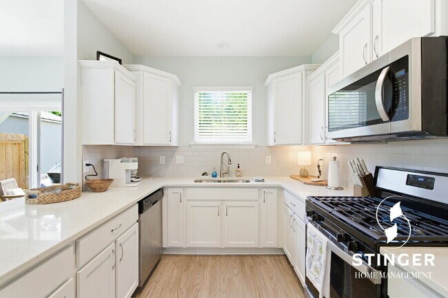 Building Photo - 9 Camp Saxton Way