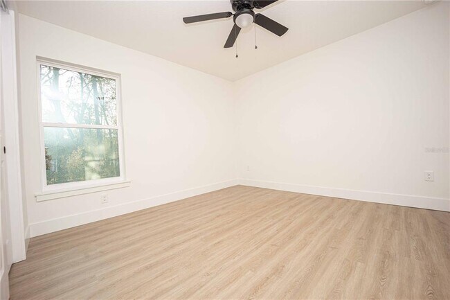 Building Photo - 8765 SE 160th Pl