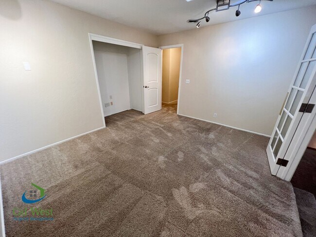 Building Photo - $4,995 - Beautiful 3/2 Bath Home Tucked Away in Prime Santa Clara's Location