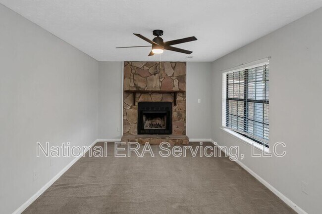 Building Photo - 321 Summerwood Ln