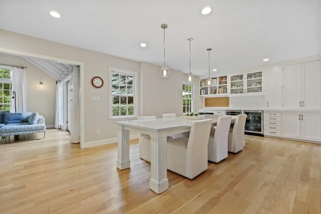 Building Photo - 8 Eldredge Pl