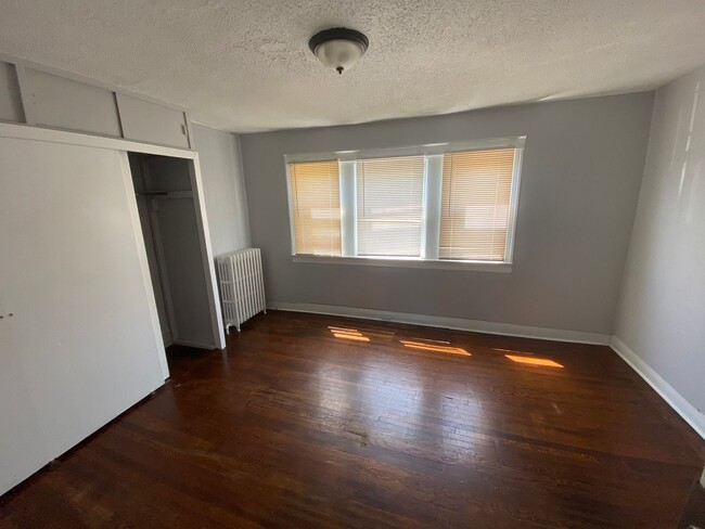 Building Photo - 2 bedroom house for rent