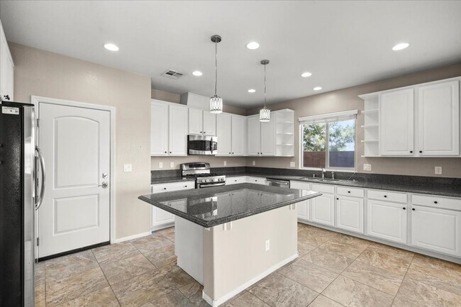 Building Photo - North Las Vegas Beauty – Roomy, Stylish, a...