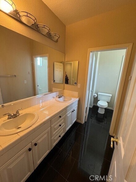 Building Photo - 16034 Skyridge Dr